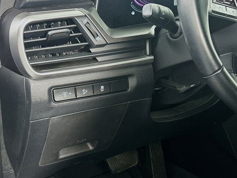 Used 2024 Kia Telluride S image 17