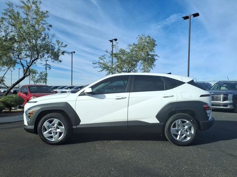 New 2026 Hyundai Kona SE image 3