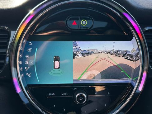 Used 2022 MINI Cooper 2-Door Hardtop image 22