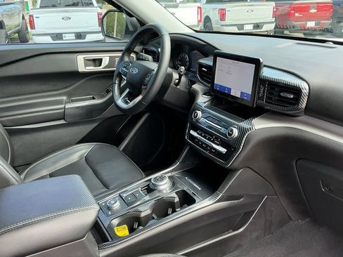 Certified 2023 Ford Explorer XLT w/ Equipment Group 202A AWD/4WD image 17
