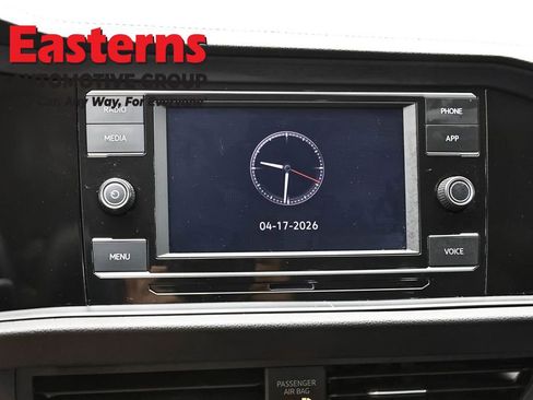 Used 2024 Volkswagen Jetta SE image 18