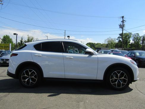 Used 2019 Alfa Romeo Stelvio Ti AWD/4WD image 8