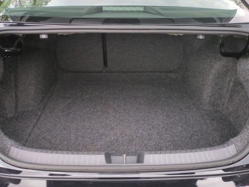 Used 2024 Volkswagen Jetta SE FWD image 23