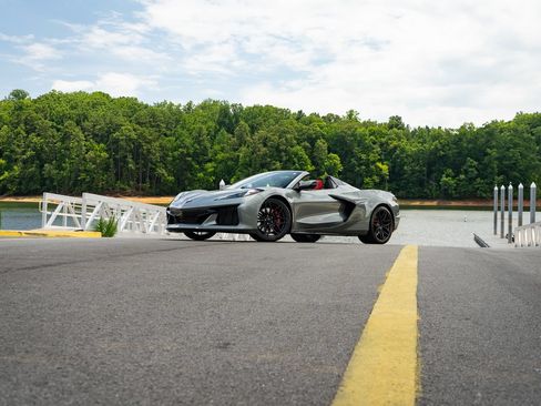 Used 2023 Chevrolet Corvette Z06 RWD image 1