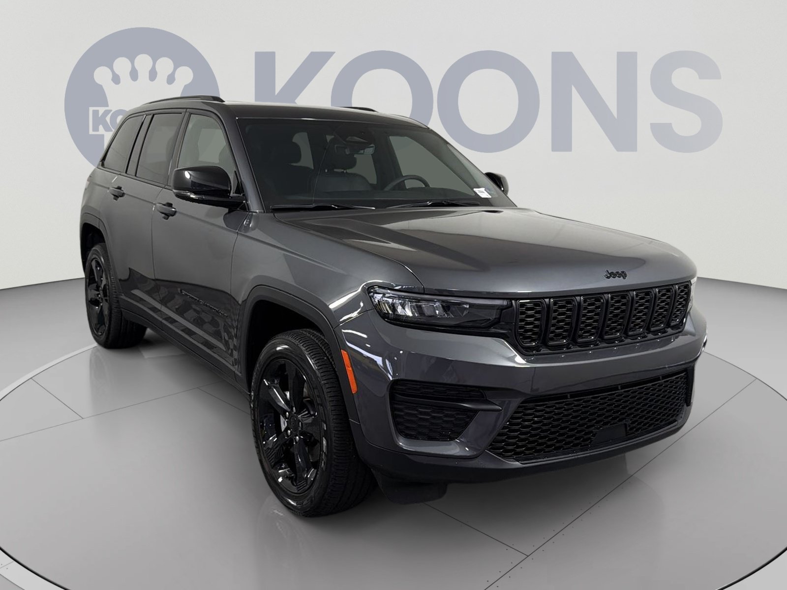 Used 2025 Jeep Grand Cherokee Altitude AWD/4WD image 10