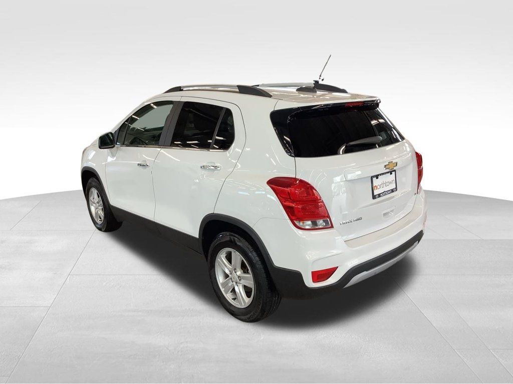 Used 2019 Chevrolet Trax LT w/ LT Convenience Package AWD/4WD image 4
