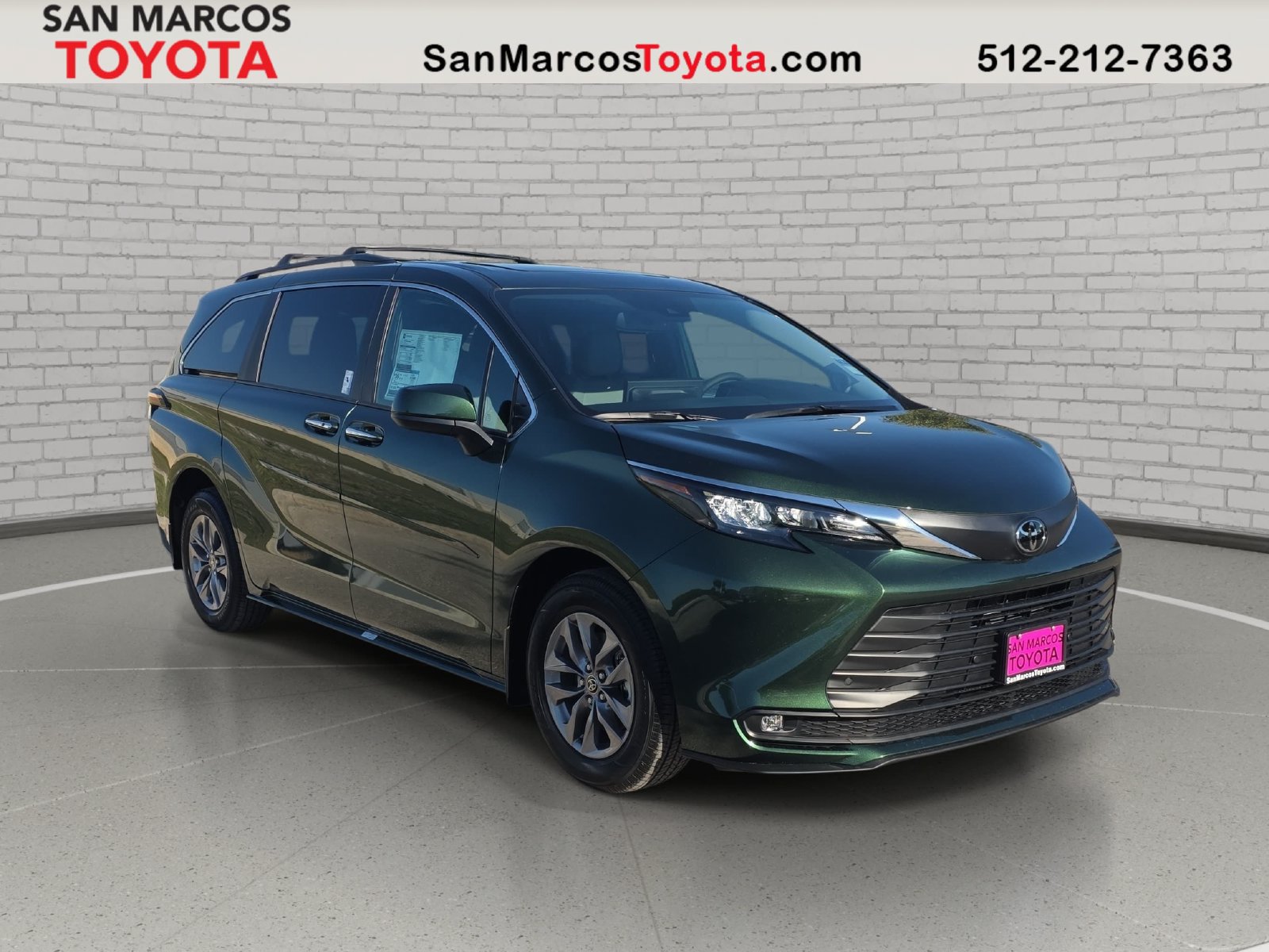 New 2026 Toyota Sienna XLE FWD image 3