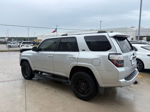 Used 2023 Toyota 4Runner SR5 Premium w/ Moonroof Package RWD image 6