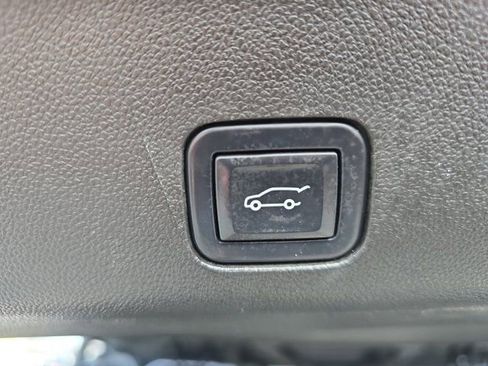 Used 2022 Chevrolet Tahoe Z71 w/ Luxury Package image 13