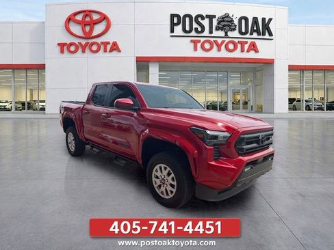 Used 2025 Toyota Tacoma SR5 AWD/4WD image 4