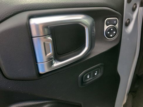 Used 2022 Jeep Wrangler Unlimited Sport AWD/4WD image 19