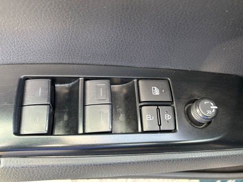 Used 2025 Toyota Camry SE FWD image 31