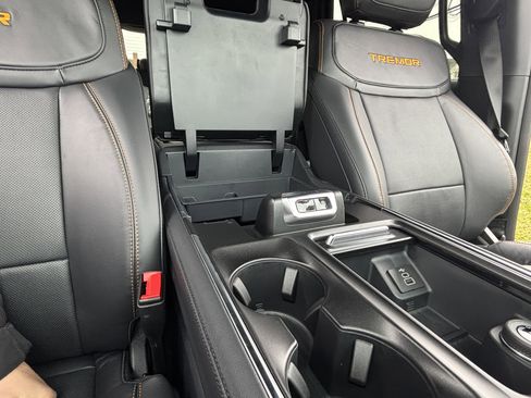 New 2025 Ford Expedition Tremor image 25