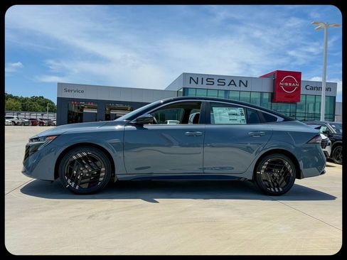 New 2026 Nissan Sentra SR FWD image 14
