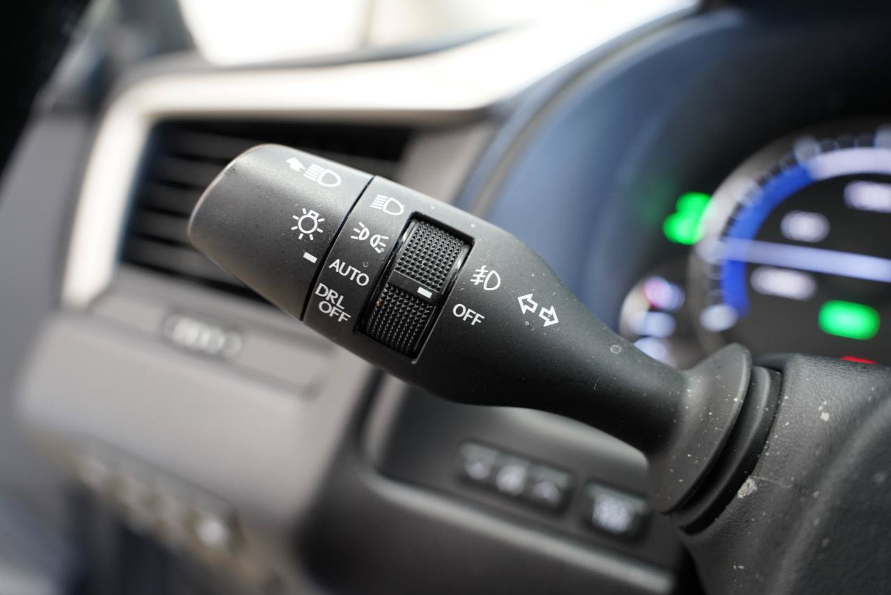 Used 2021 Lexus RX 450h AWD w/ Luxury Package image 16