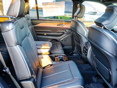 New 2026 Jeep Grand Cherokee L Summit w/ Obsidian Package AWD/4WD image 19