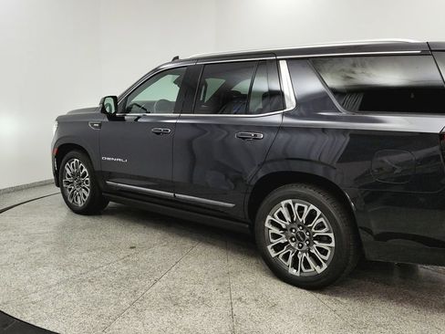 Used 2023 GMC Yukon Denali Ultimate AWD/4WD image 3