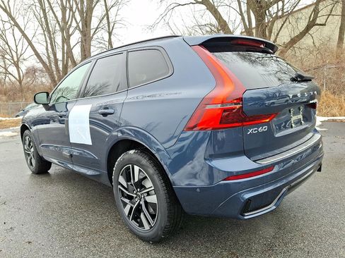 New 2026 Volvo XC60 B5 Plus w/ Climate Package AWD/4WD image 3