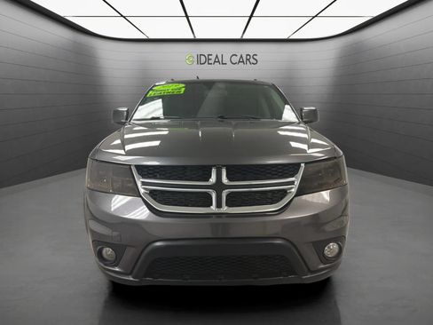 Used 2019 Dodge Journey Crossroad FWD image 2