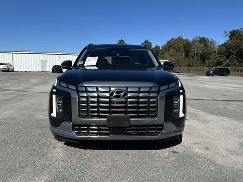 Used 2023 Hyundai Palisade Calligraphy image 3