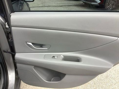 Certified 2023 Hyundai Elantra SEL w/ Preferred Accessory Package image 21