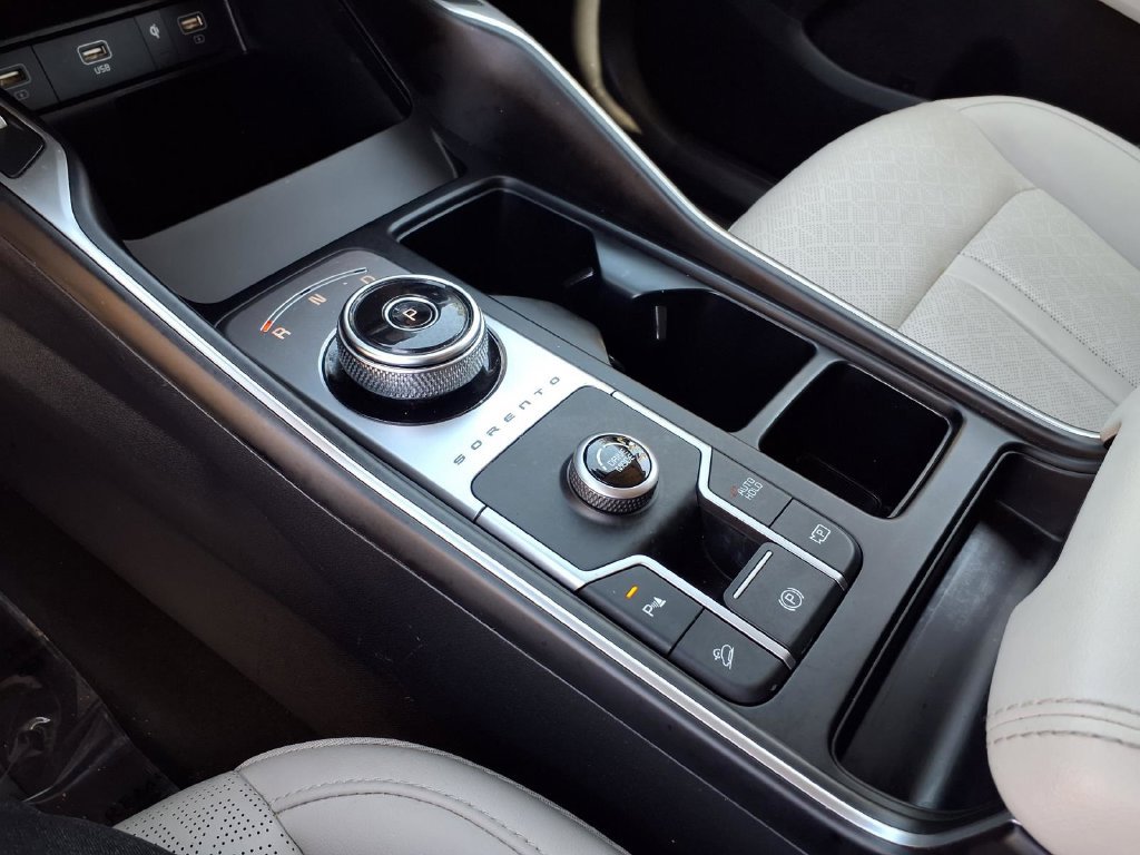 Certified 2023 Kia Sorento EX FWD image 17
