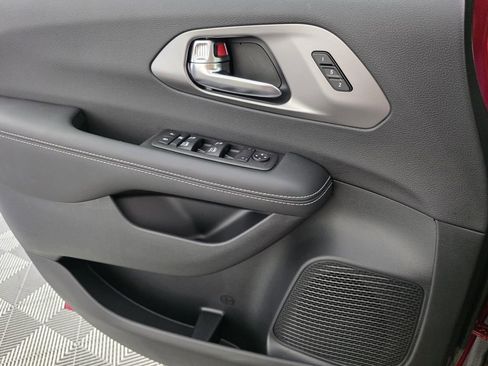 New 2025 Chrysler Pacifica Select image 23