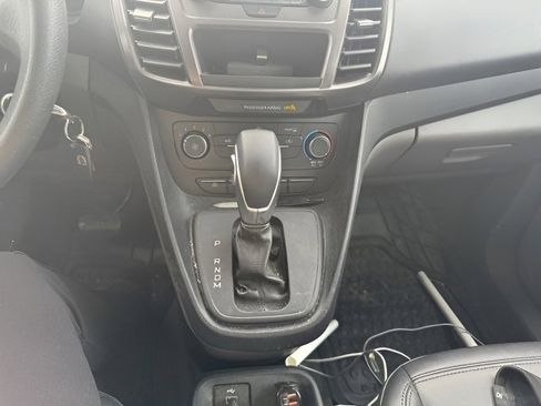 Used 2022 Ford Transit Connect XL image 17
