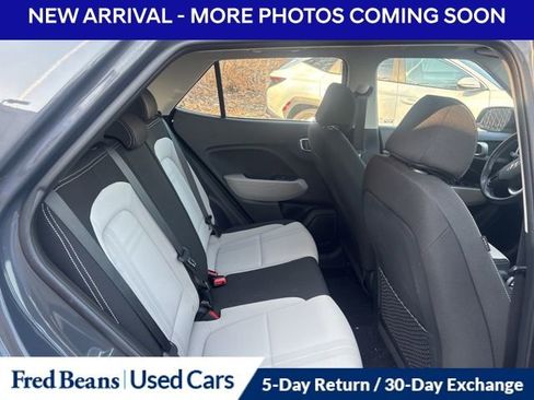 Used 2023 Hyundai Venue SEL image 11