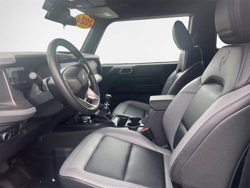 Used 2024 Ford Bronco Black Diamond image 12