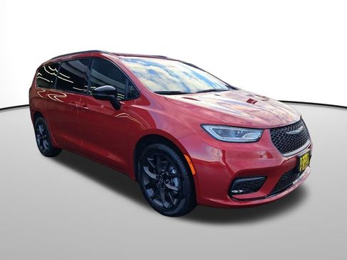 New 2026 Chrysler Pacifica Select image 8