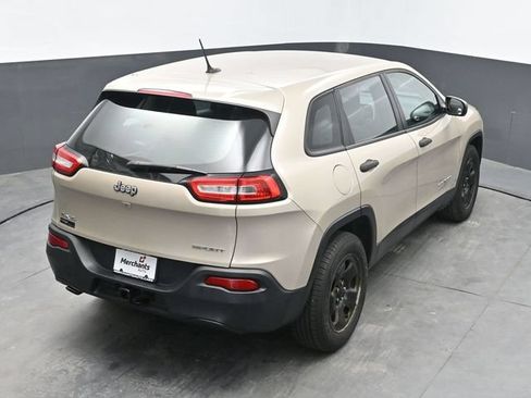Used 2015 Jeep Cherokee Sport w/ Cold Weather Group AWD/4WD image 32