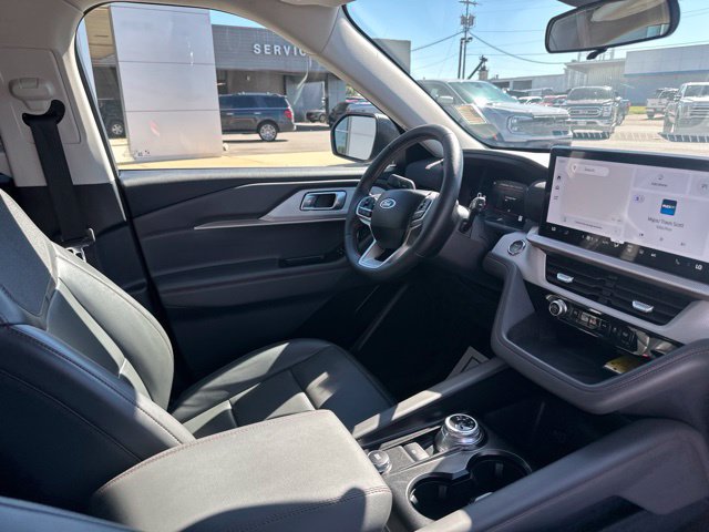 Used 2026 Ford Explorer Active w/ Active Comfort Package RWD image 10