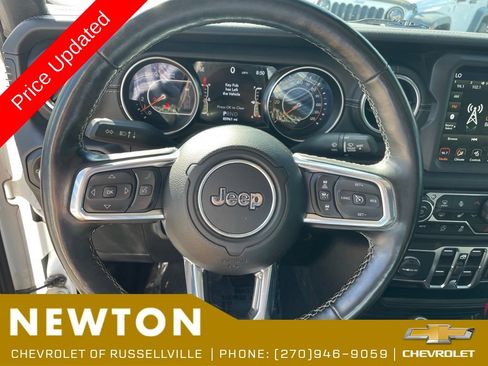 Used 2020 Jeep Gladiator Overland AWD/4WD image 12