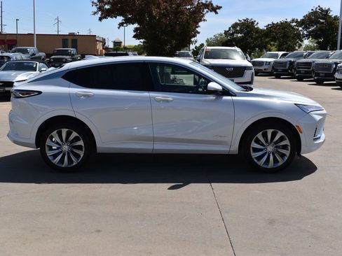 New 2025 Buick Envista Avenir image 8