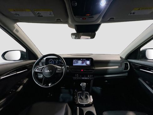 Used 2024 Kia Seltos EX image 16