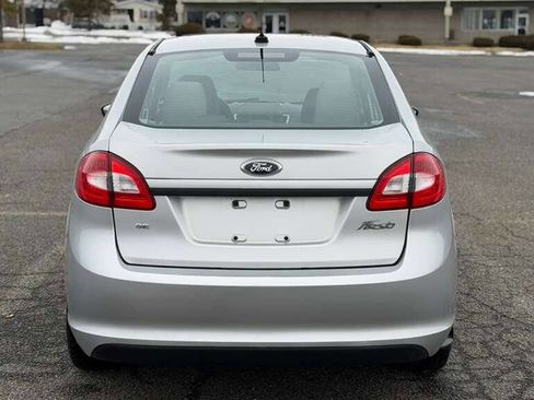 Used 2012 Ford Fiesta SE w/ Winter Pkg image 6