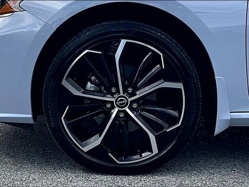 Certified 2025 Nissan Altima 2.5 SR image 31