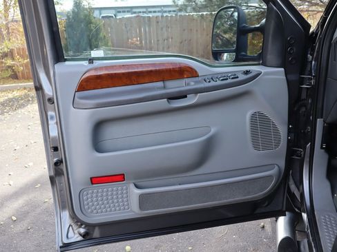 Used 2003 Ford F350 Lariat image 23