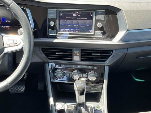 Used 2024 Volkswagen Jetta SE FWD image 20