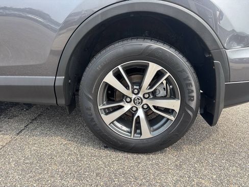 Used 2017 Toyota RAV4 XLE w/ Plus Special Value Package AWD/4WD image 5