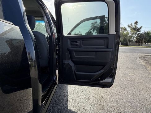 Used 2017 RAM 1500 Express w/ Express Value Package image 10