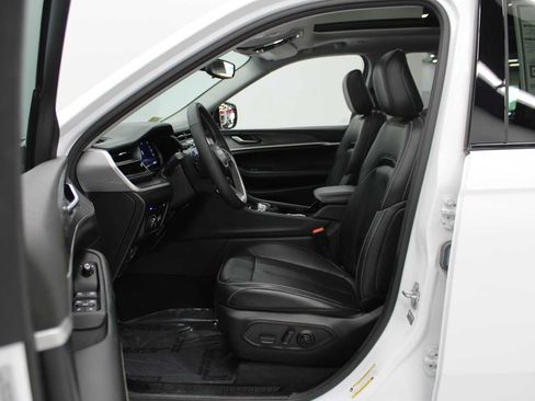 Used 2023 Jeep Grand Cherokee 4WD 4xe image 6