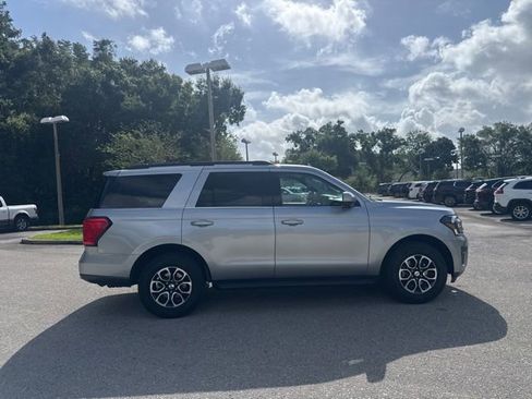 Used 2024 Ford Expedition XLT RWD image 8