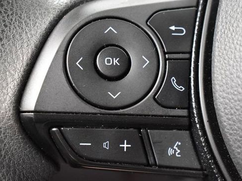 Used 2020 Toyota RAV4 XLE image 25