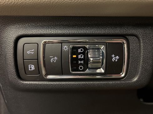 Used 2025 Lincoln Corsair Grand Touring w/ Equipment Group 302A image 24