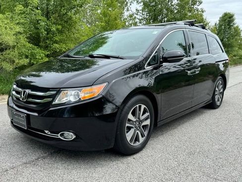 Used 2015 Honda Odyssey Touring image 1