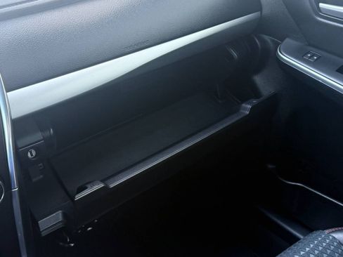 Used 2015 Toyota Camry SE FWD image 26