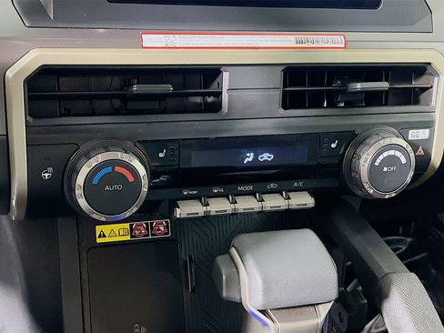 Certified 2025 Toyota Tacoma SR5 AWD/4WD image 14