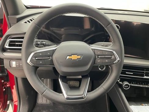 New 2026 Chevrolet Traverse LT w/ Driver Confidence Package AWD/4WD image 11